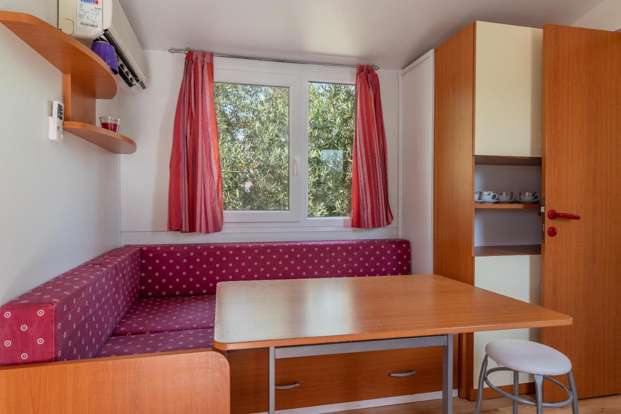 'Olive Grove' Camping House-Near The Beach Divulje Dış mekan fotoğraf